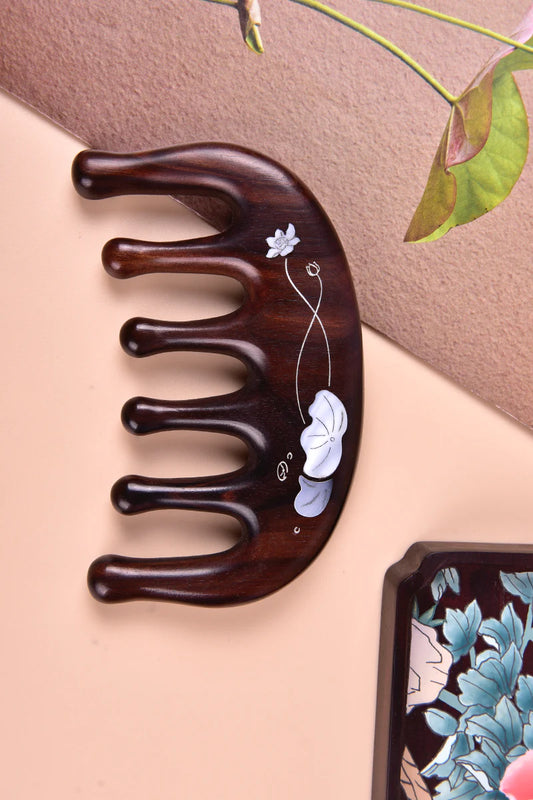 WOODEN SCALP MASSAGER-SEASHELL LOTUS PATTERN